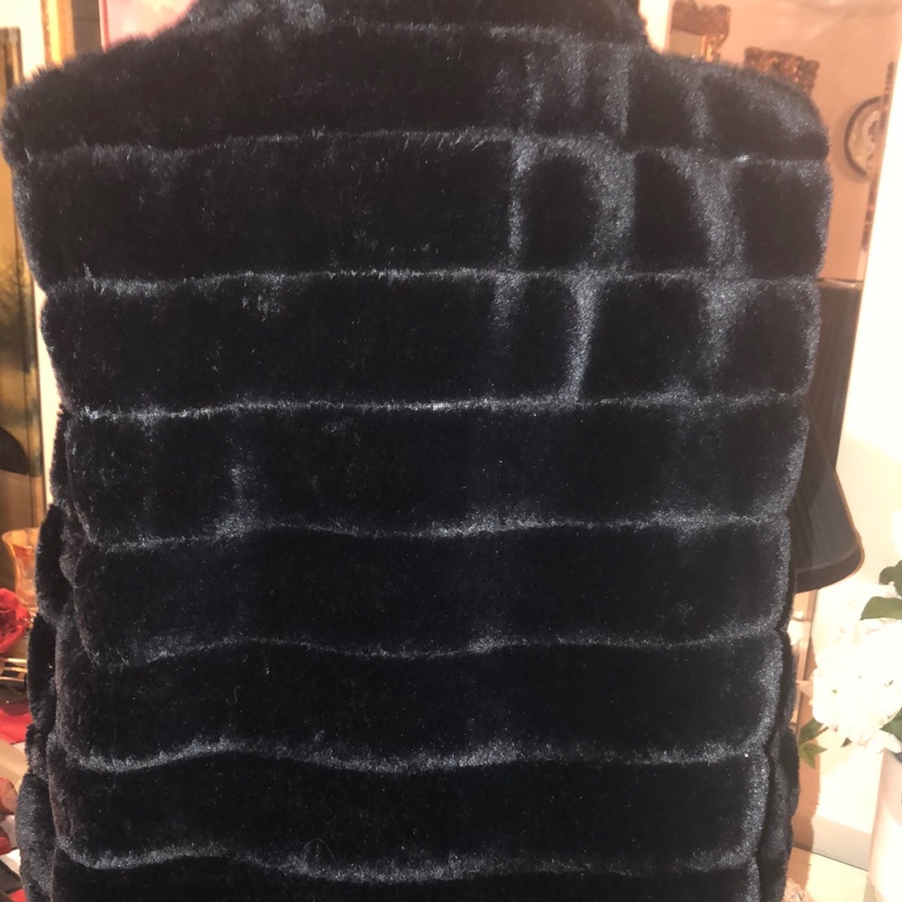 Chic Black Quilted Vest